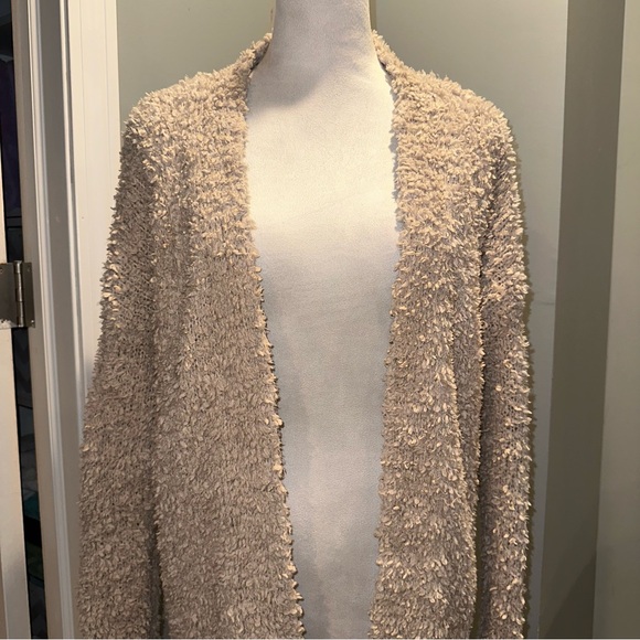Hollister Fuzzy Knit Polyester Cardigan - Picture 8 of 9